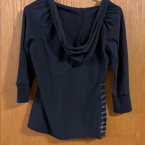 ☀️3 for $24☀️DKNY Jeans Hooded 3/4 Sleeve Stretchy Shirt, size S. (S56) - Picture 2 of 4